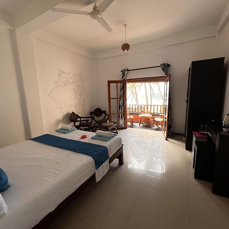 Prana Beach Hotel Ex Guli ヒッカドゥワ エクステリア 写真