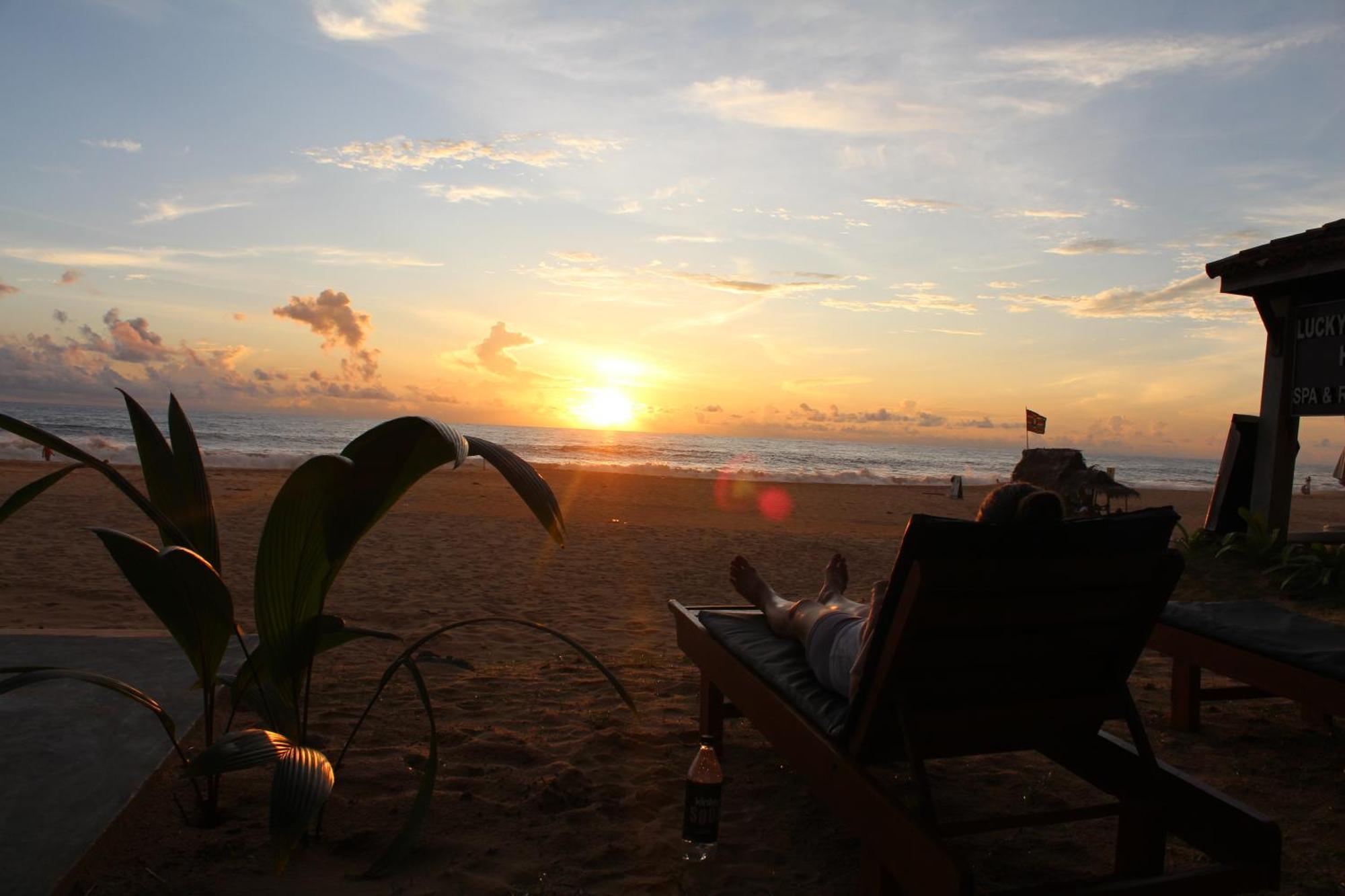 Prana Beach Hotel Ex Guli ヒッカドゥワ エクステリア 写真
