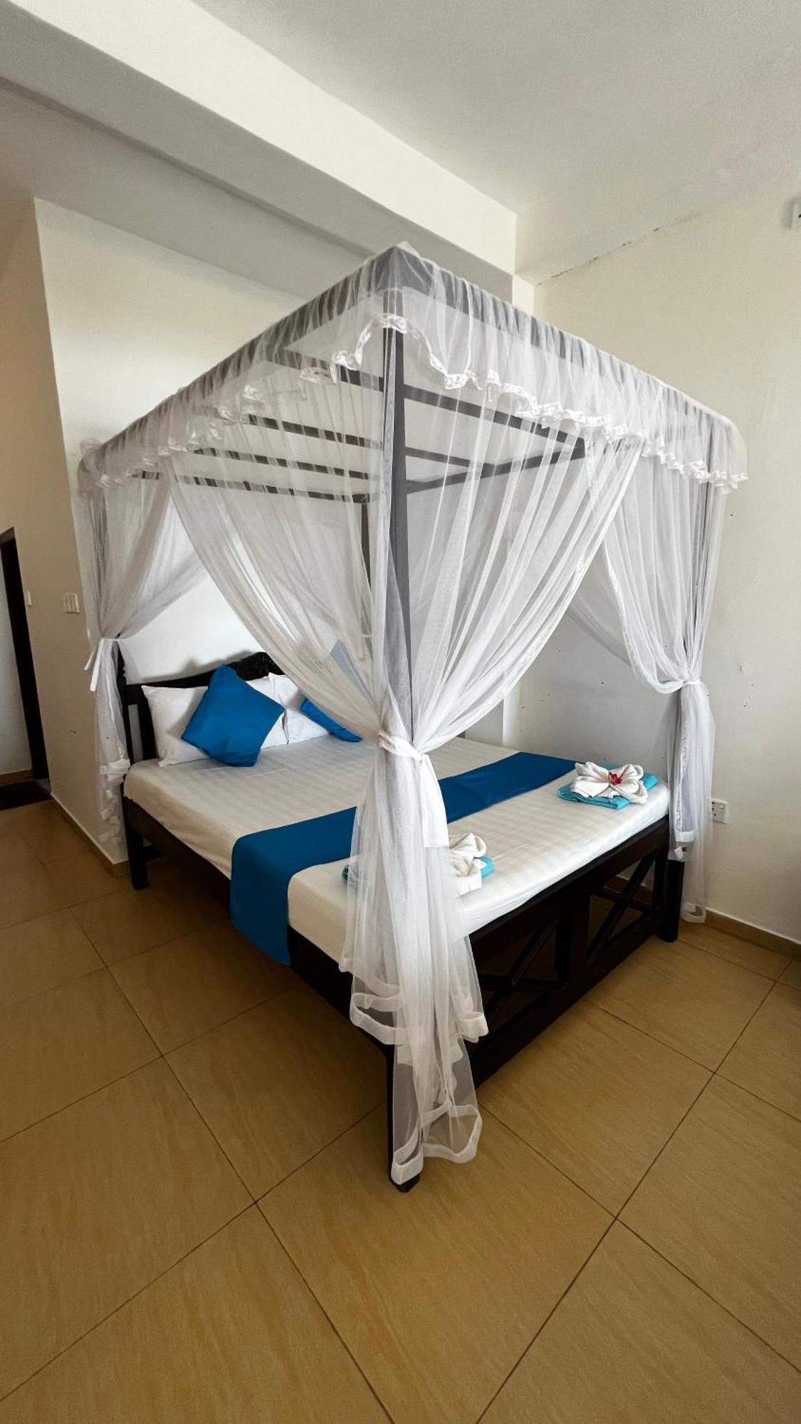Prana Beach Hotel Ex Guli ヒッカドゥワ エクステリア 写真